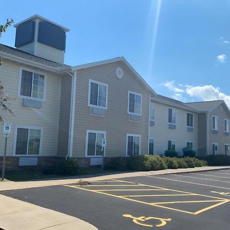 Americinn By Wyndham Oshkosh Exterior foto